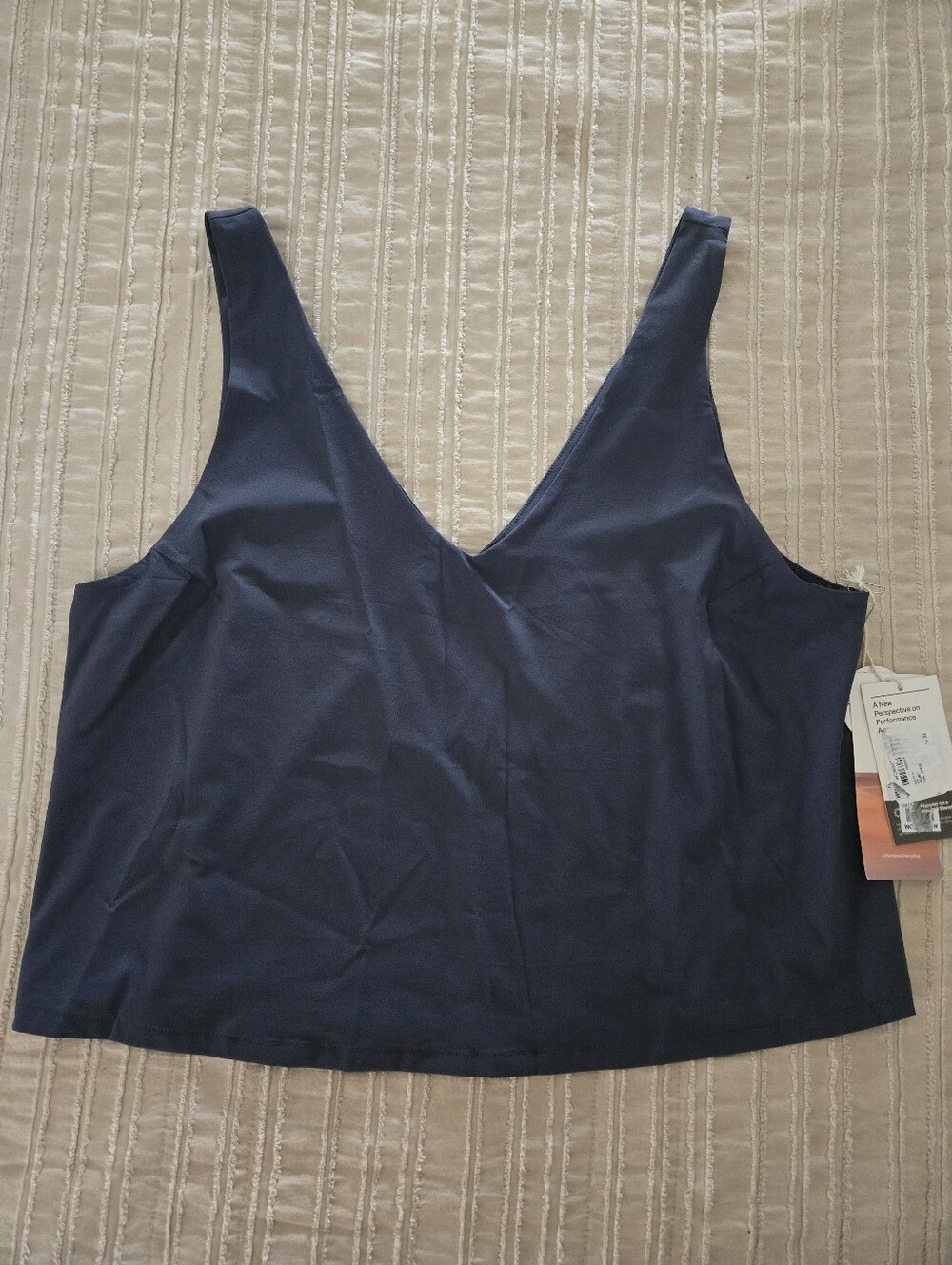 Vuori Villa Cropped Tank Top | Azure | Size L - Picture 3 of 9